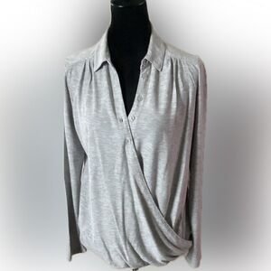 Banana Republic light gray wrap front button down long sleeve blouse size L